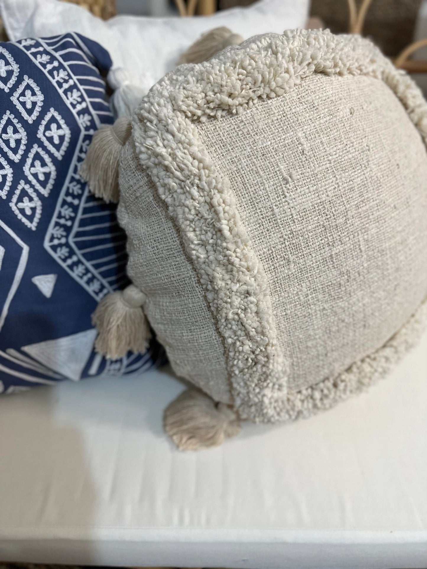 Round Raw Cotton with Tassels and Tuffs Cushion Cover