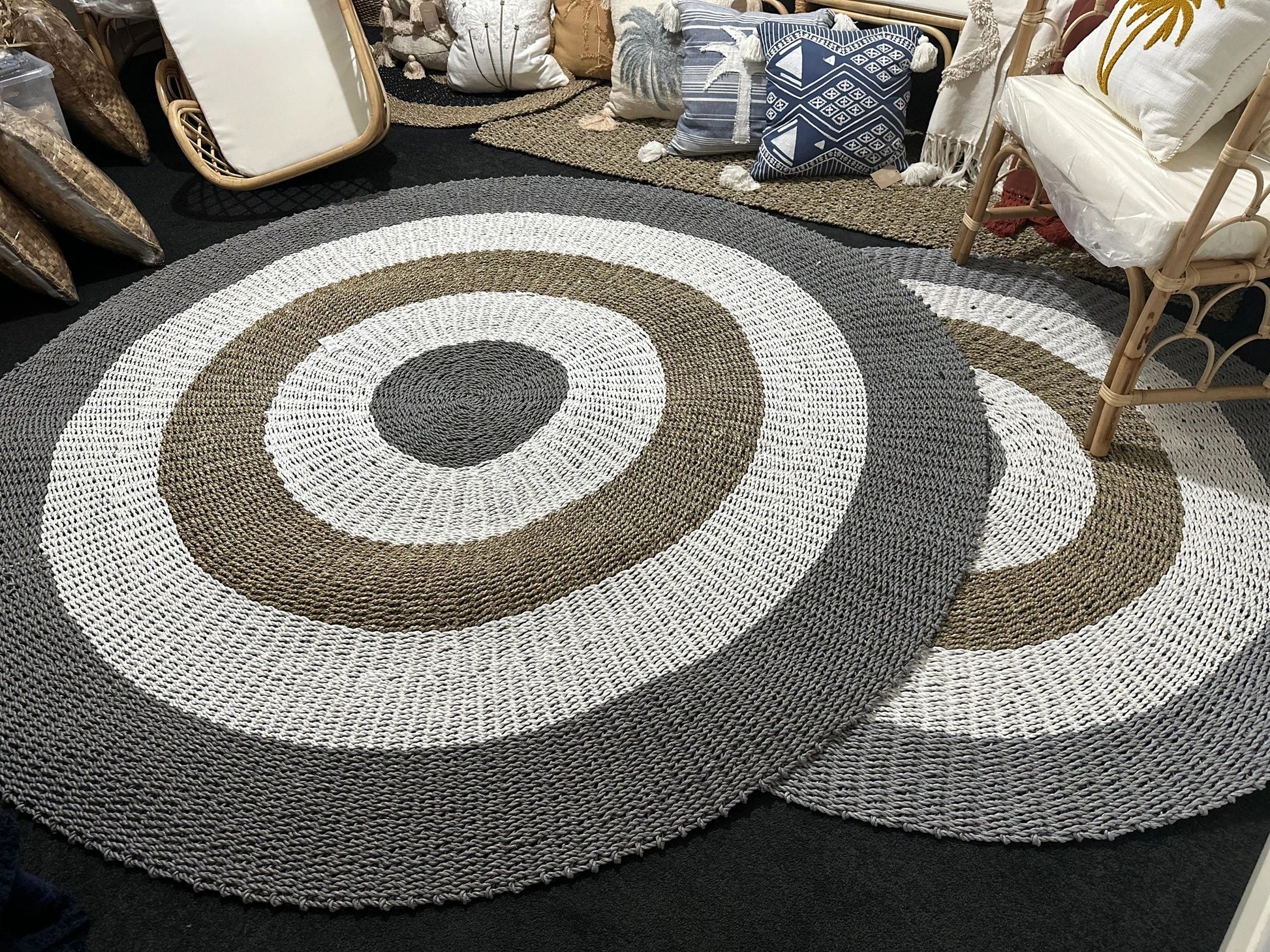 Large round Seagrass Coastal Rugs